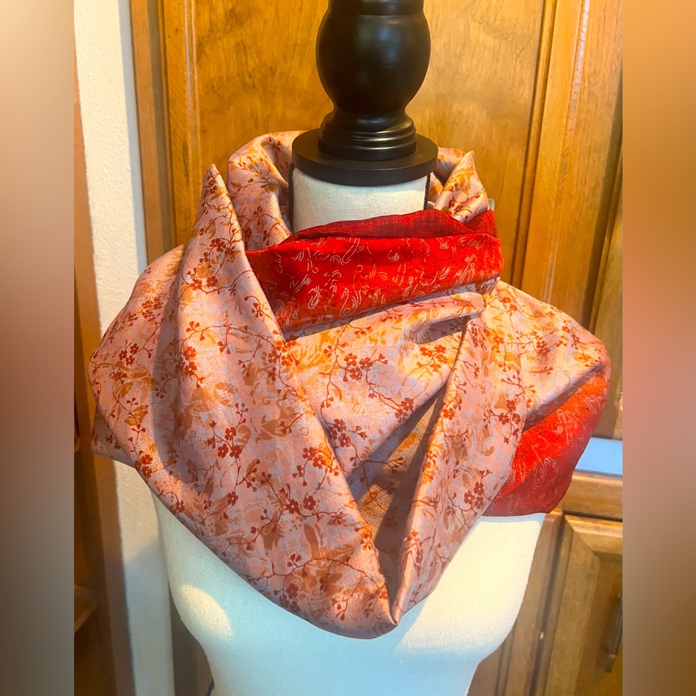 100%silk Infinity Scarf. Made in Nepal.